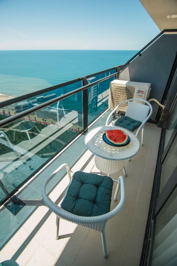 Orange Sky Apartments Beach Tower Batumi Esterno foto